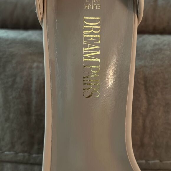 DREAM PAIRS Women's Chunk Low Heel Pump Sandals. Beige. Size 9 - Picture 3 of 11